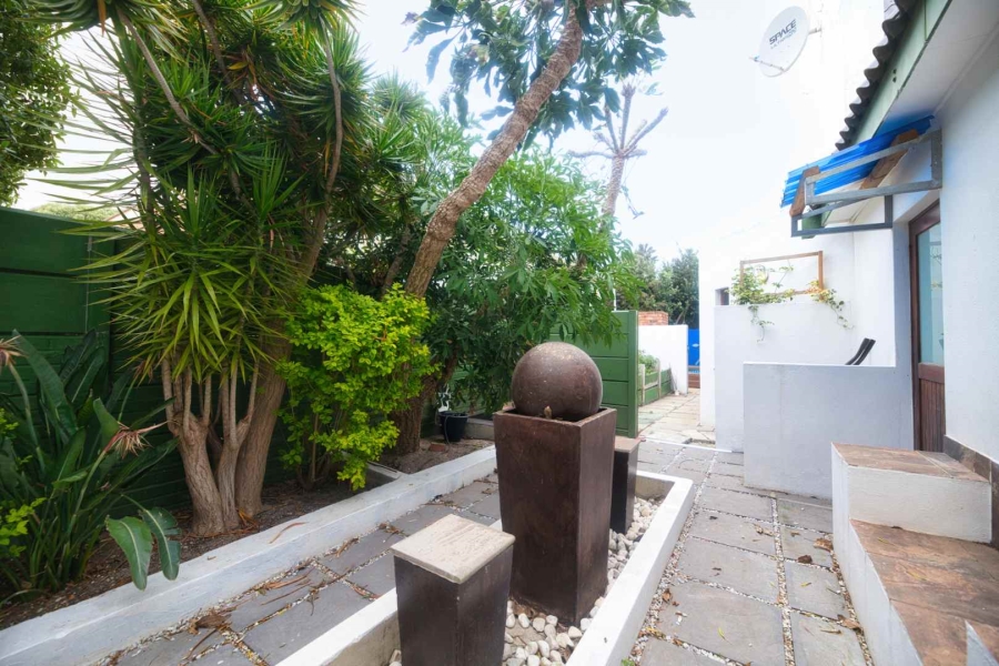 5 Bedroom Property for Sale in Fisherhaven Western Cape